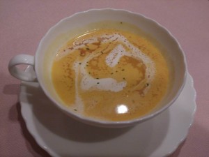バターナット・スクウォッシュの冷たいスープ